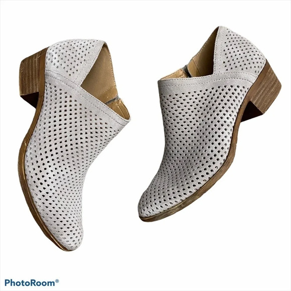 Lucky Brand Brooklin Perforated Suede Bootie 7.5 M - Picture 16 of 16